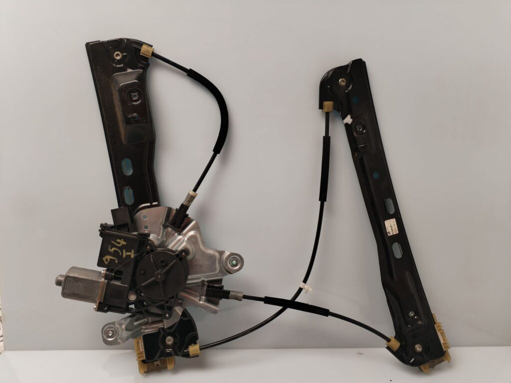 ELEVALUNAS DELANTERO IZQUIERDO 133008