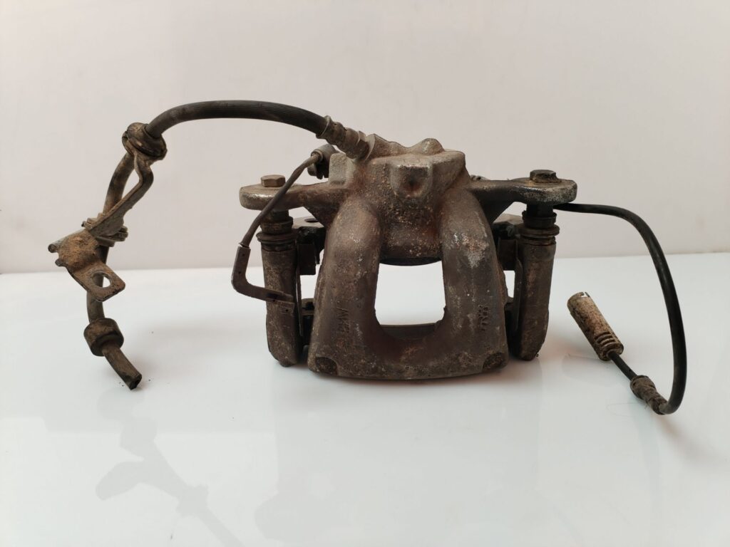 PINZA DE FRENO DELANTERA IZQUIERDA 135458