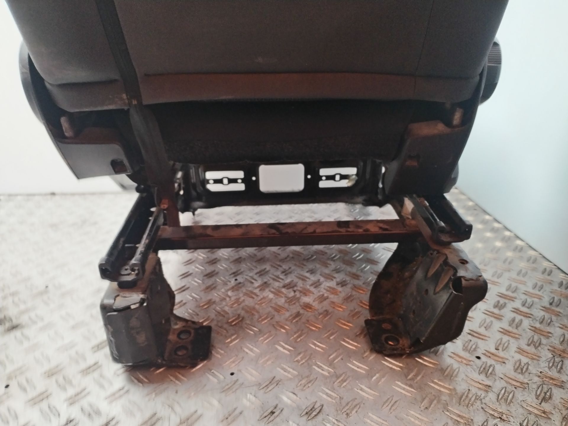 ASIENTO DELANTERO IZQUIERDO 135288