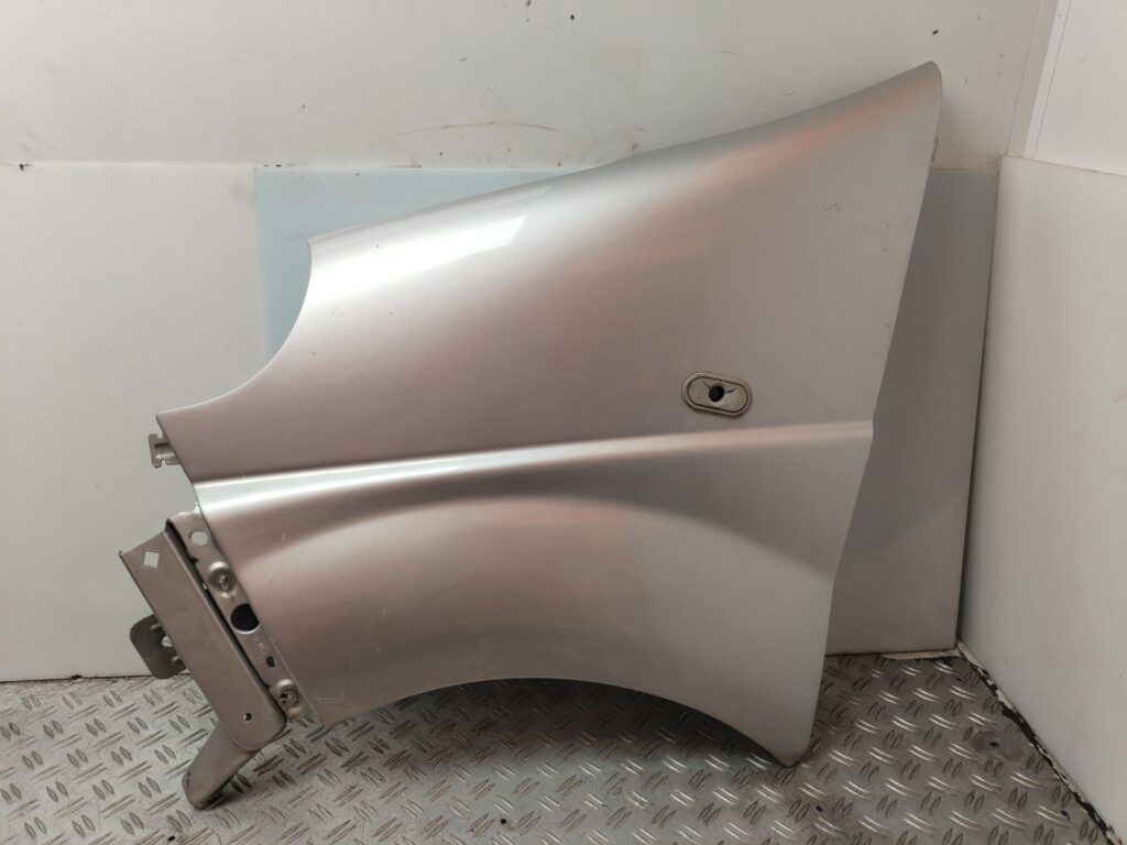 ALETA DELANTERA IZQUIERDA 135077