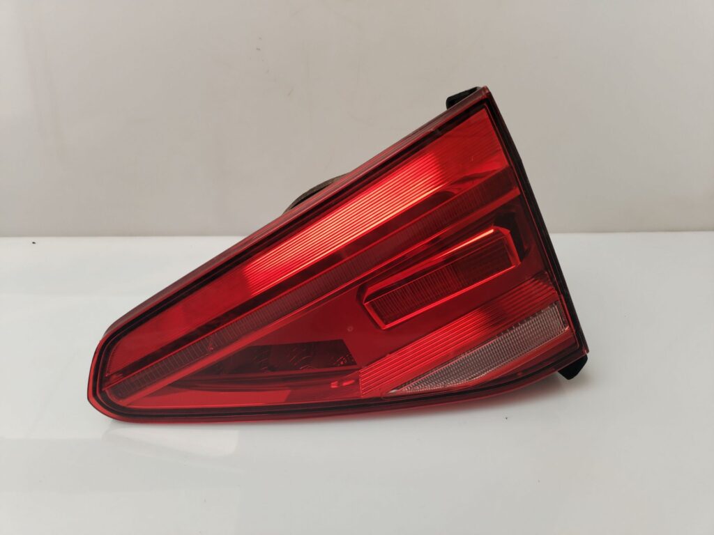 PILOTO TRASERO DERECHO INTERIOR 135531