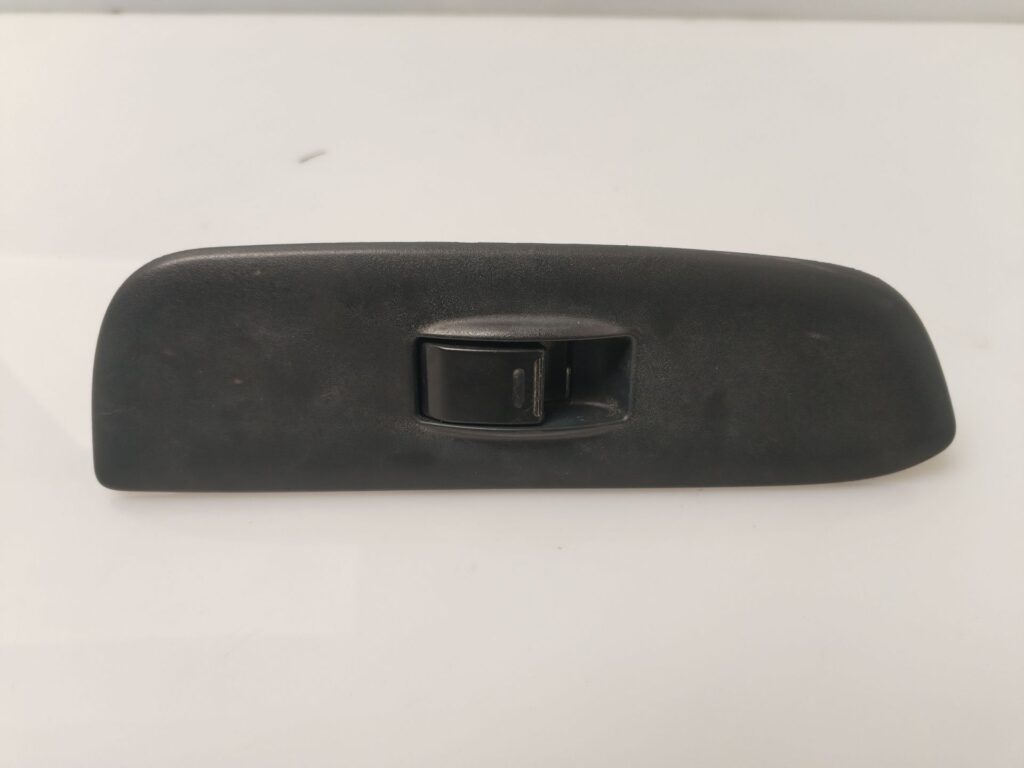 MANDO ELEVALUNAS DELANTERO DERECHO 134820