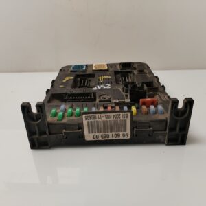 CAJA RELES / FUSIBLES 135254