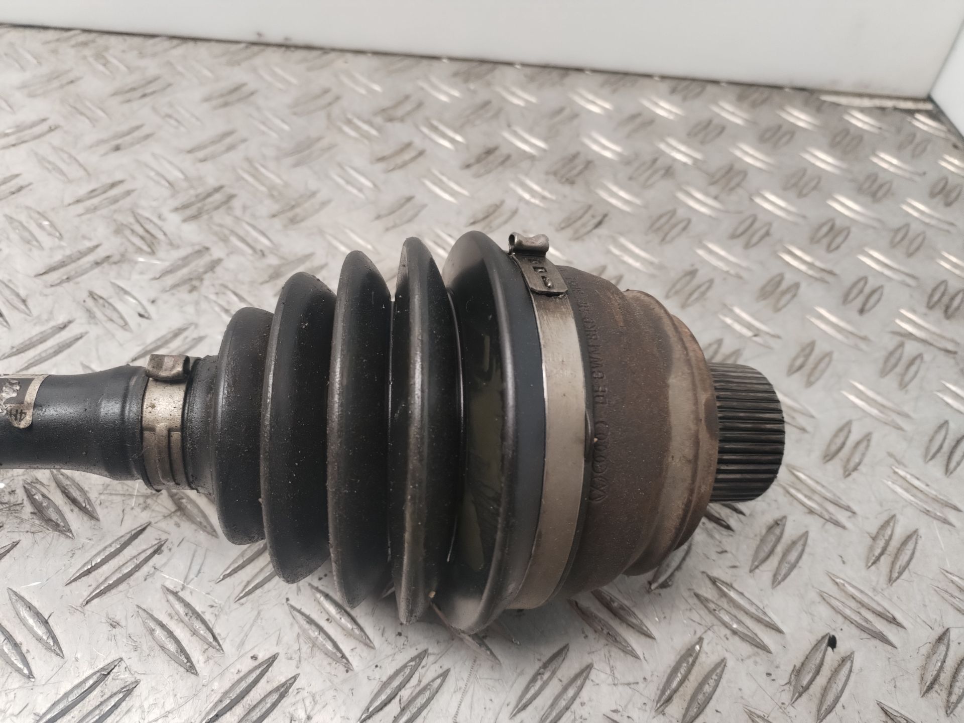 TRANSMISION DELANTERA DERECHA 135476