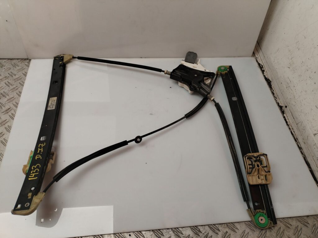 ELEVALUNAS DELANTERO IZQUIERDO 135460