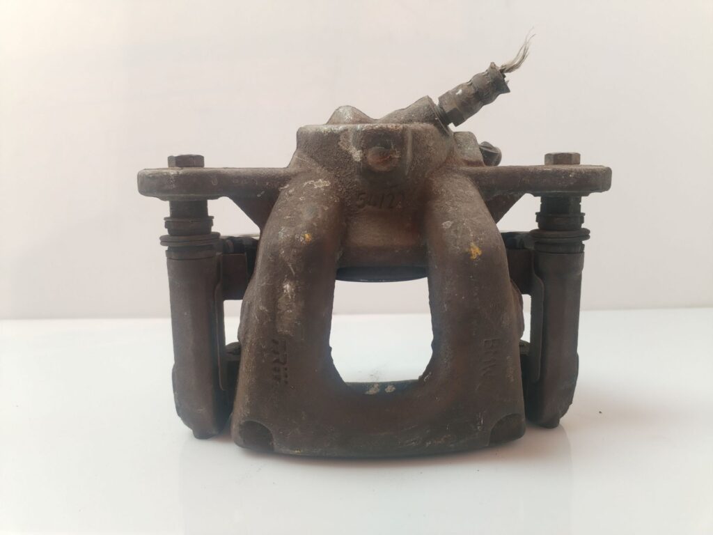 PINZA DE FRENO DELANTERA DERECHA 135457