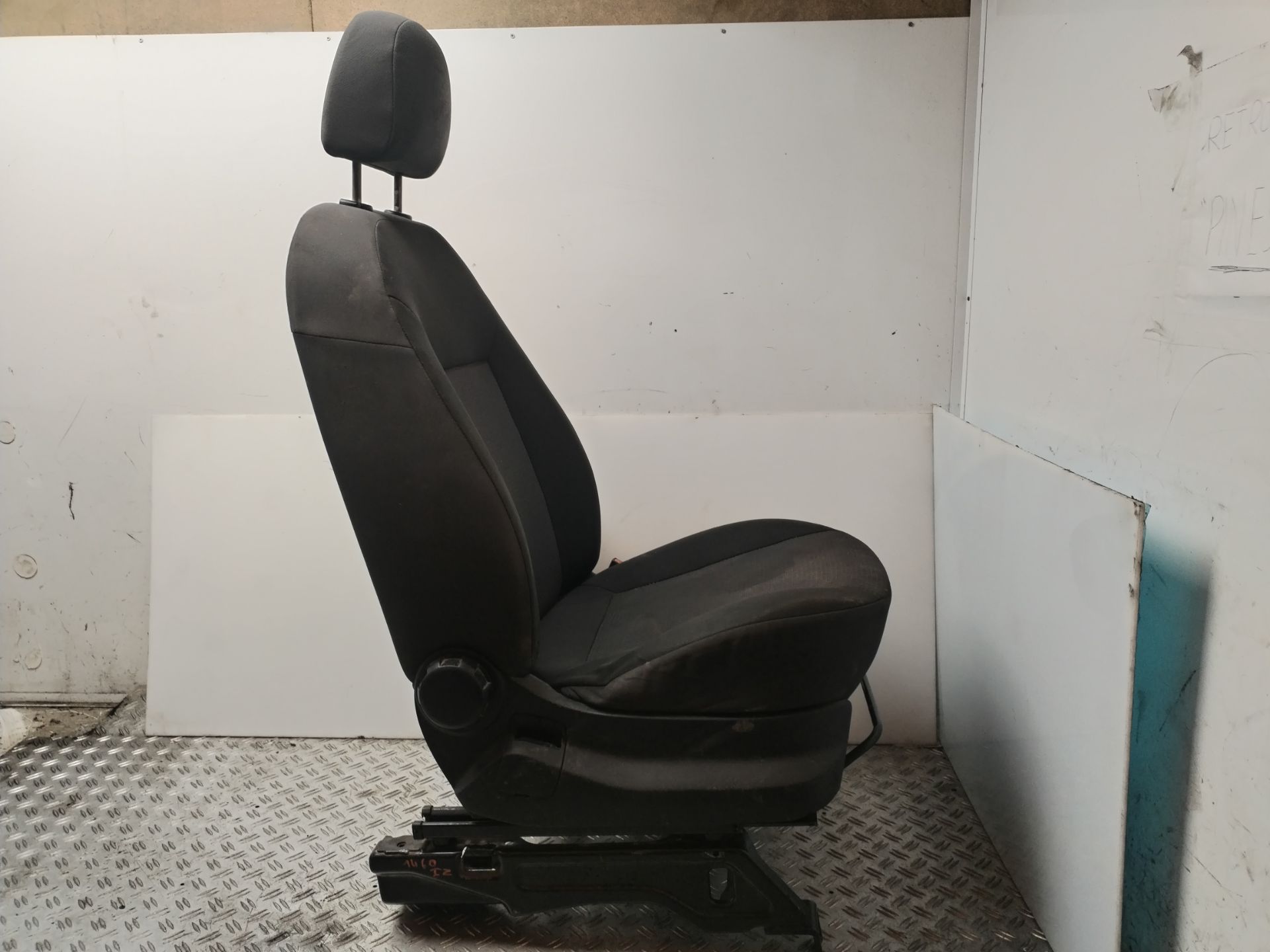 ASIENTO DELANTERO IZQUIERDO 135288
