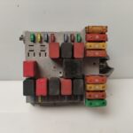 CAJA RELES / FUSIBLES 135118