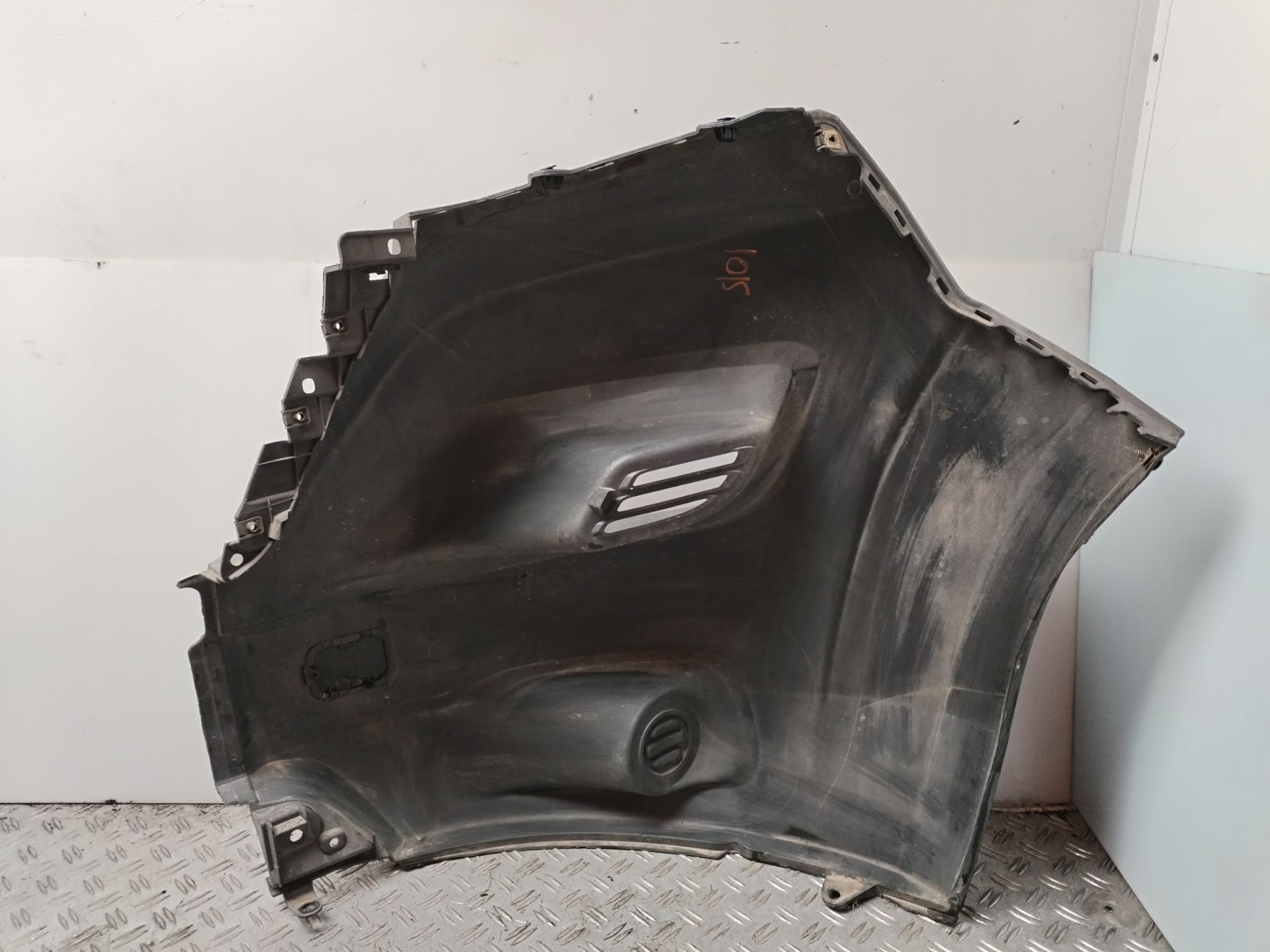 PUNTERA DELANTERA DERECHA DE PARAGOLPES 135613