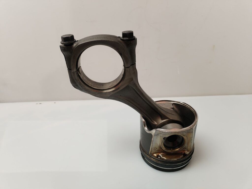 PISTON 135677