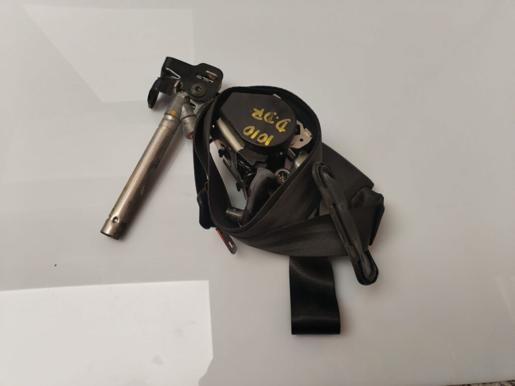 CINTURON SEGURIDAD DELANTERO DERECHO 133006