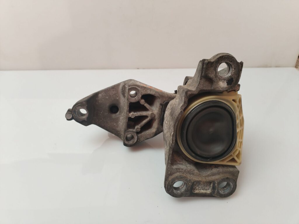 SOPORTE MOTOR 135325