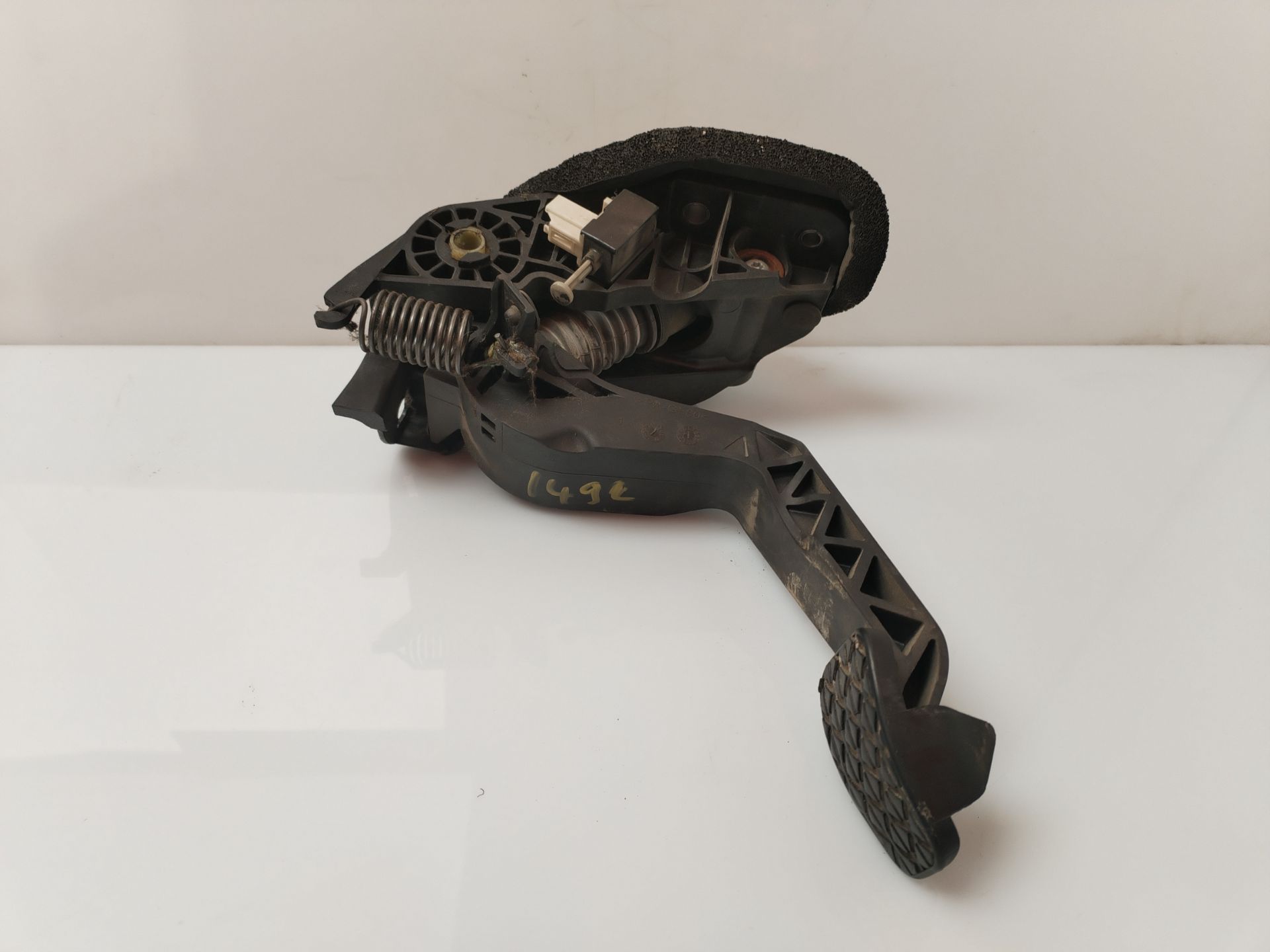 PEDAL EMBRAGUE 135356