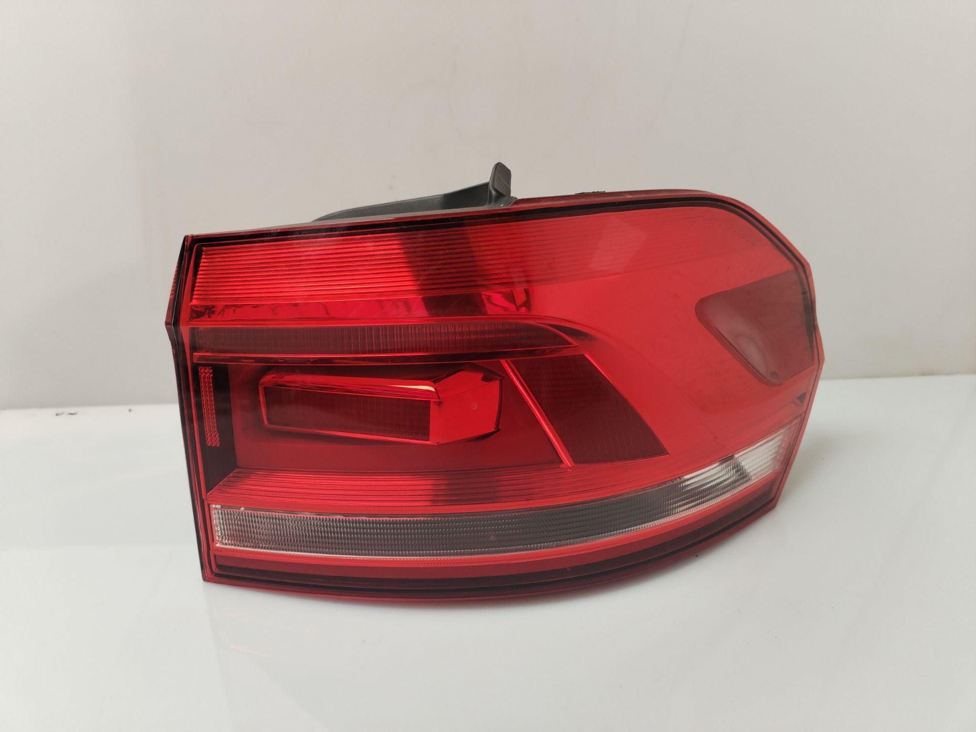 PILOTO TRASERO DERECHO 135537