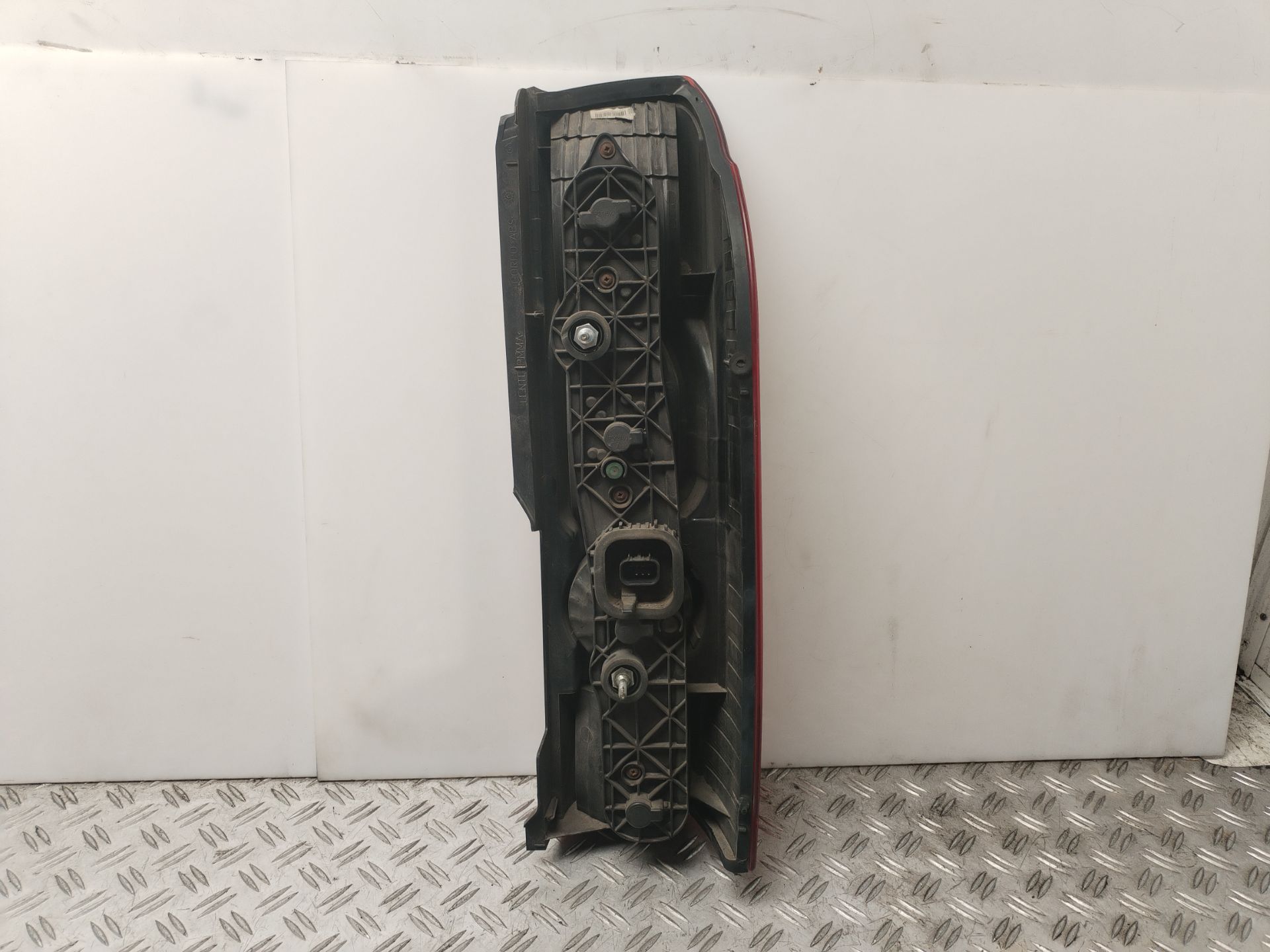 PILOTO TRASERO IZQUIERDO 135235