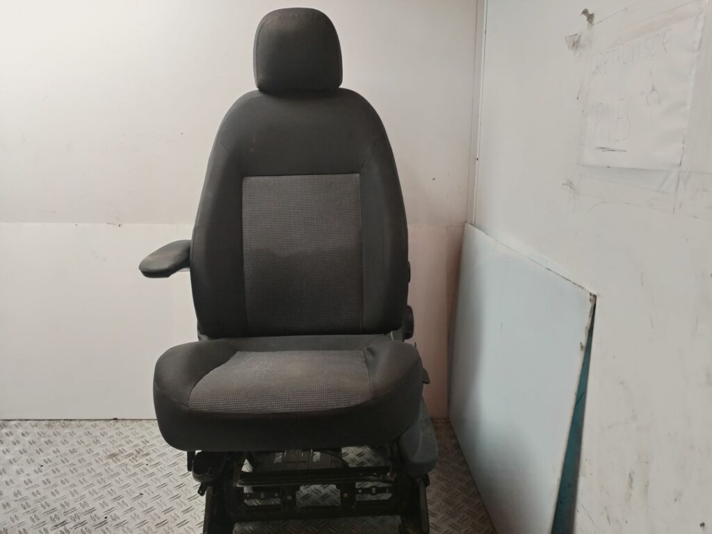 ASIENTO DELANTERO IZQUIERDO 135295