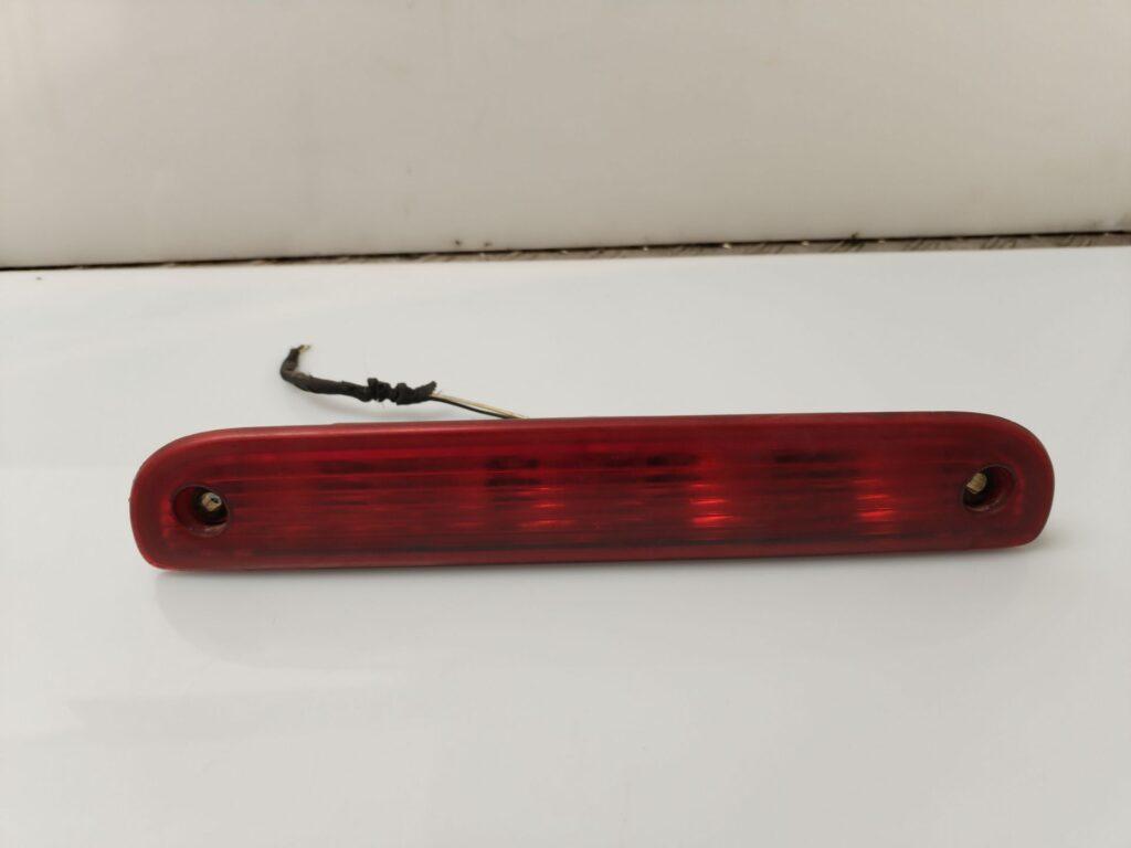 LUZ CENTRAL DE FRENO 135779