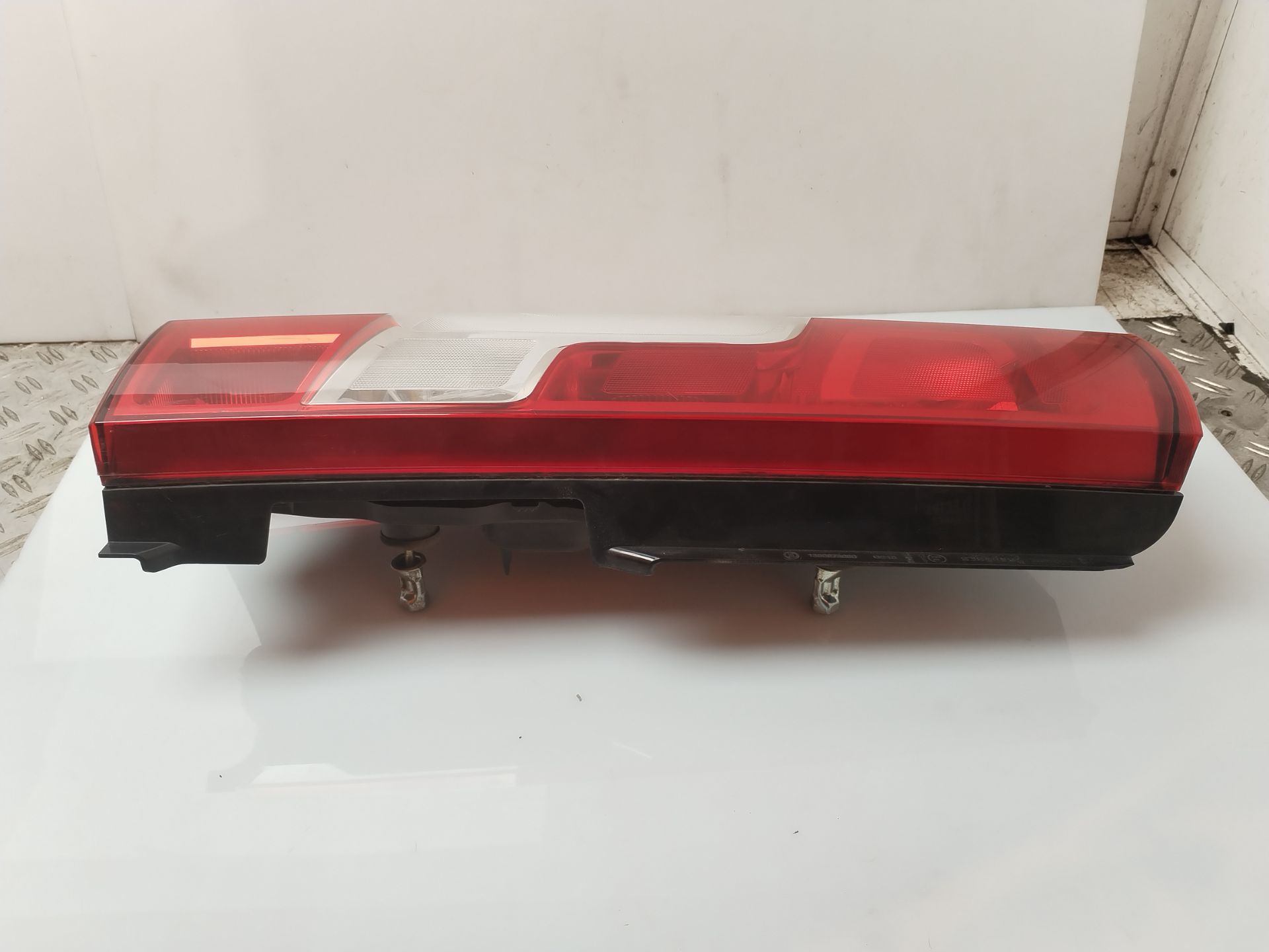 PILOTO TRASERO IZQUIERDO 135244