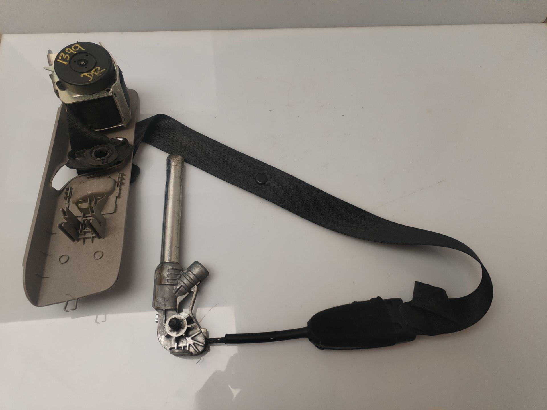 CINTURON SEGURIDAD DELANTERO DERECHO 133745