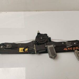 ELEVALUNAS DELANTERO DERECHO 135577