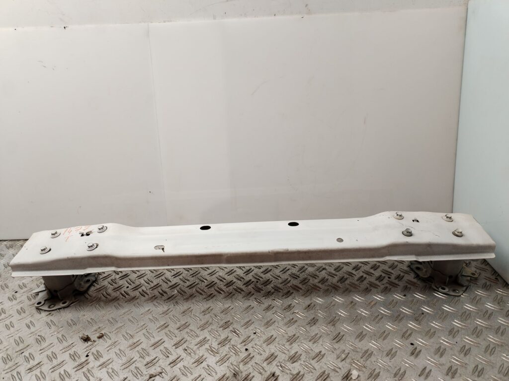 REFUERZO PARAGOLPES TRASERO 135625