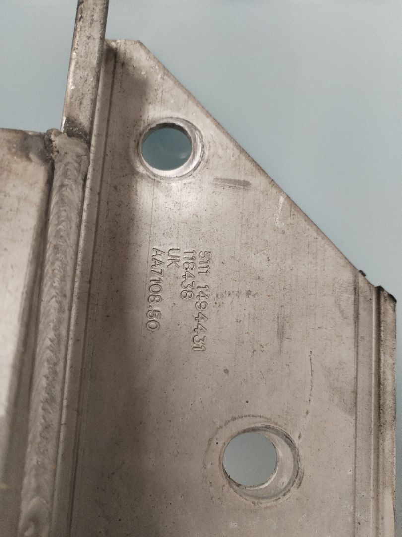 REFUERZO PARAGOLPES DELANTERO 134857