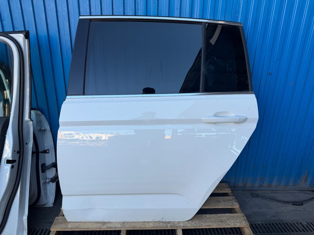 PUERTA TRASERA IZQUIERDA 135787