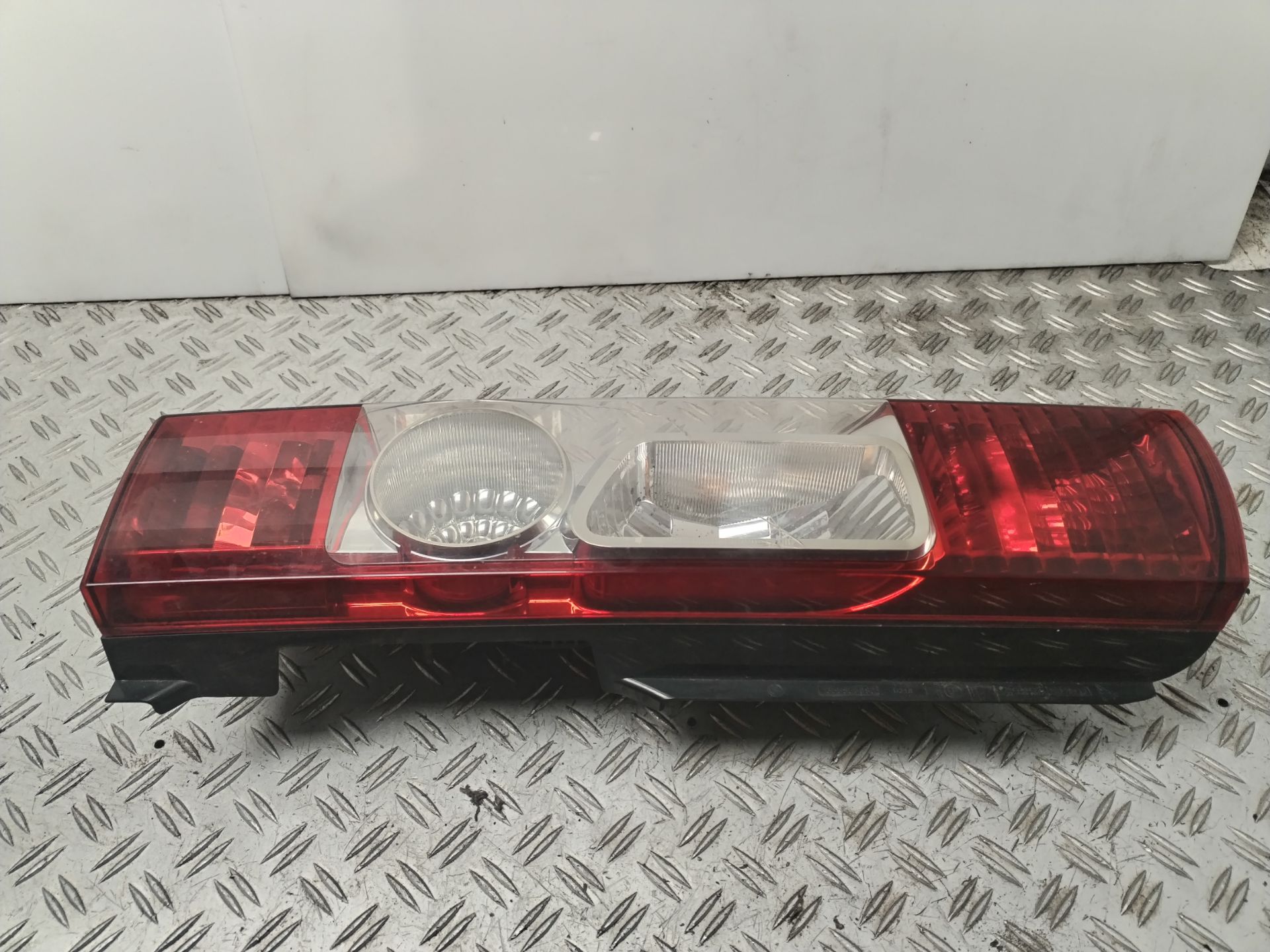 PILOTO TRASERO IZQUIERDO 135235