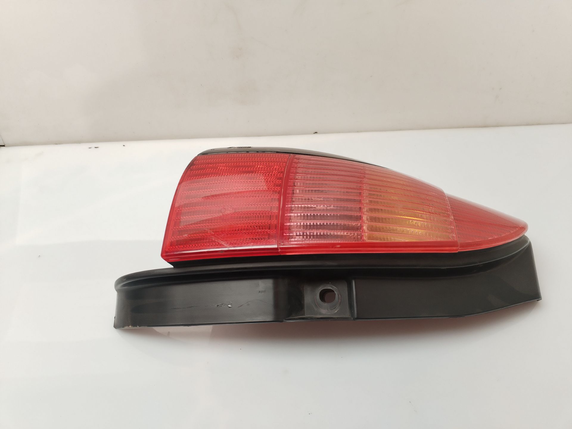 PILOTO TRASERO IZQUIERDO 135865