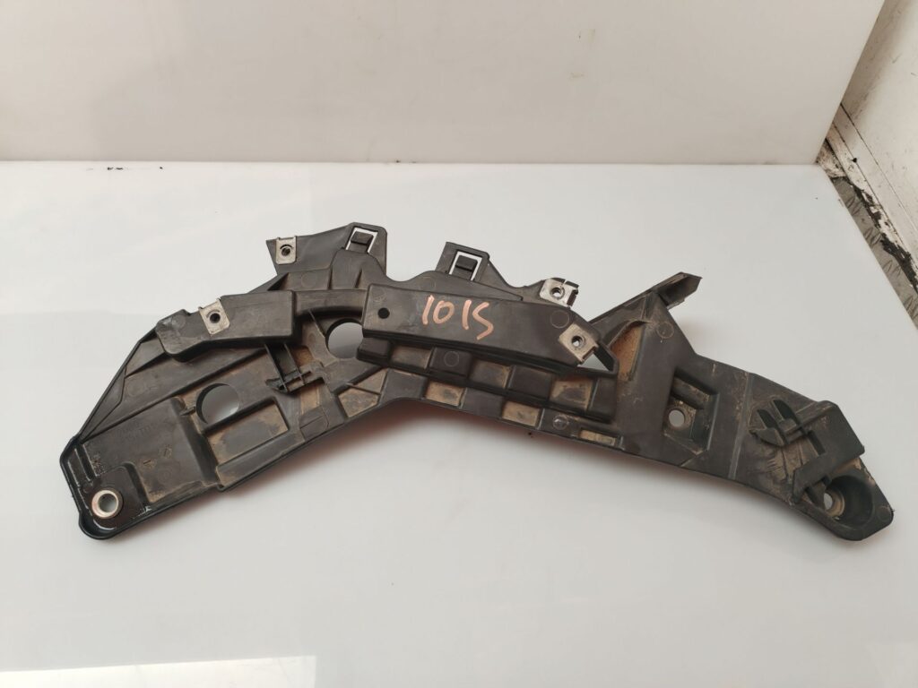 SOPORTE FARO DERECHO 135615