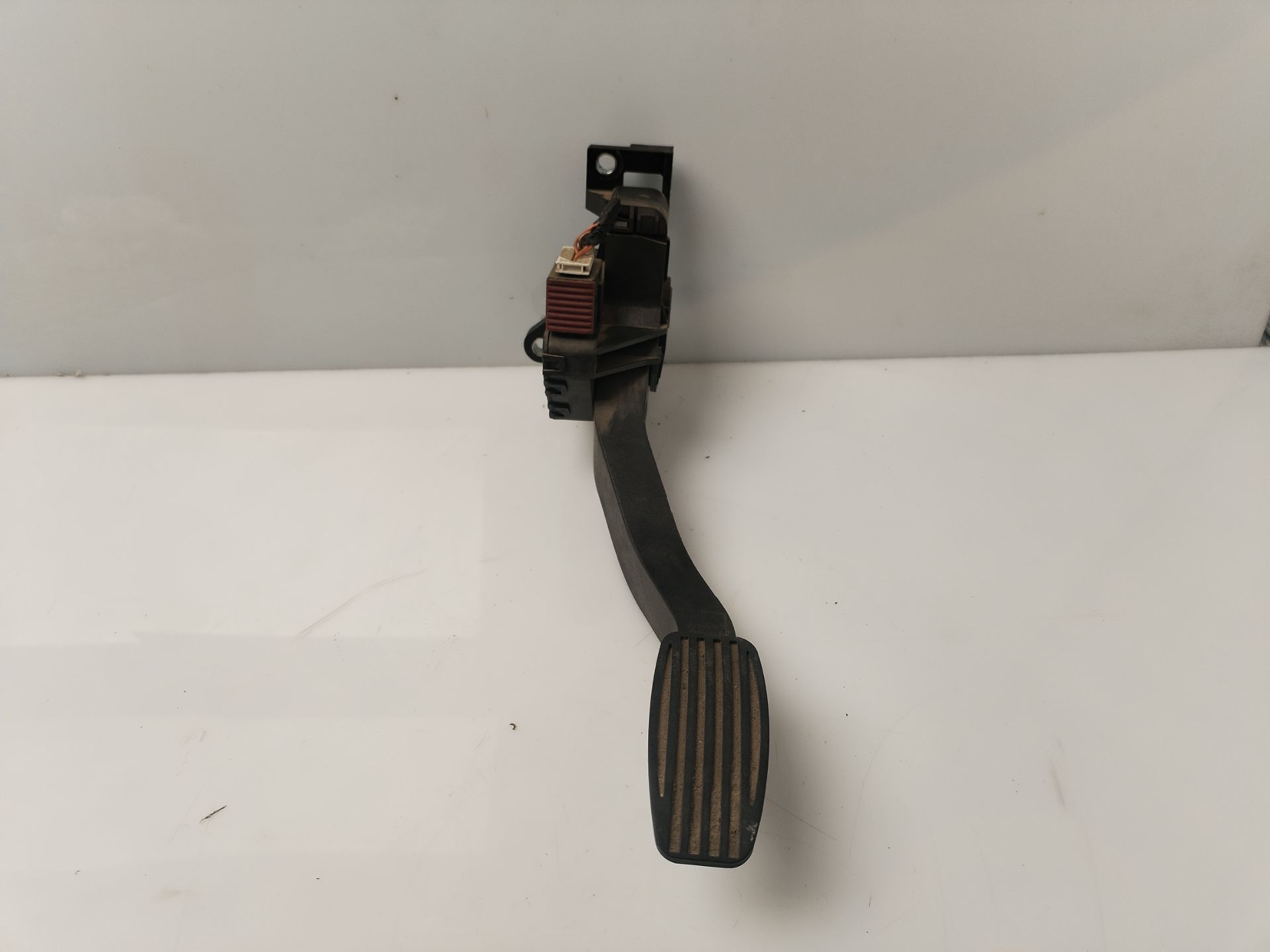 PEDAL ACELERADOR 135167
