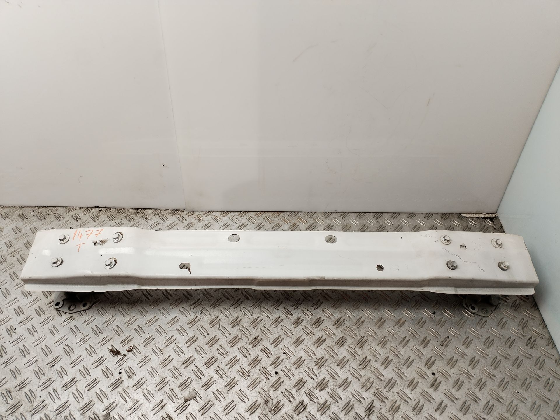 REFUERZO PARAGOLPES TRASERO 135625