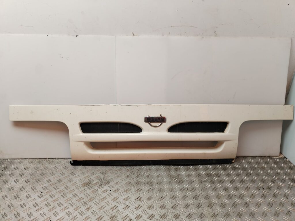 REJILLA DELANTERA 135337