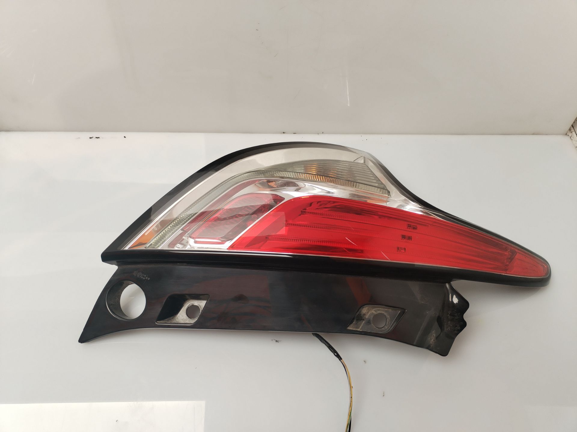 PILOTO TRASERO IZQUIERDO 135564