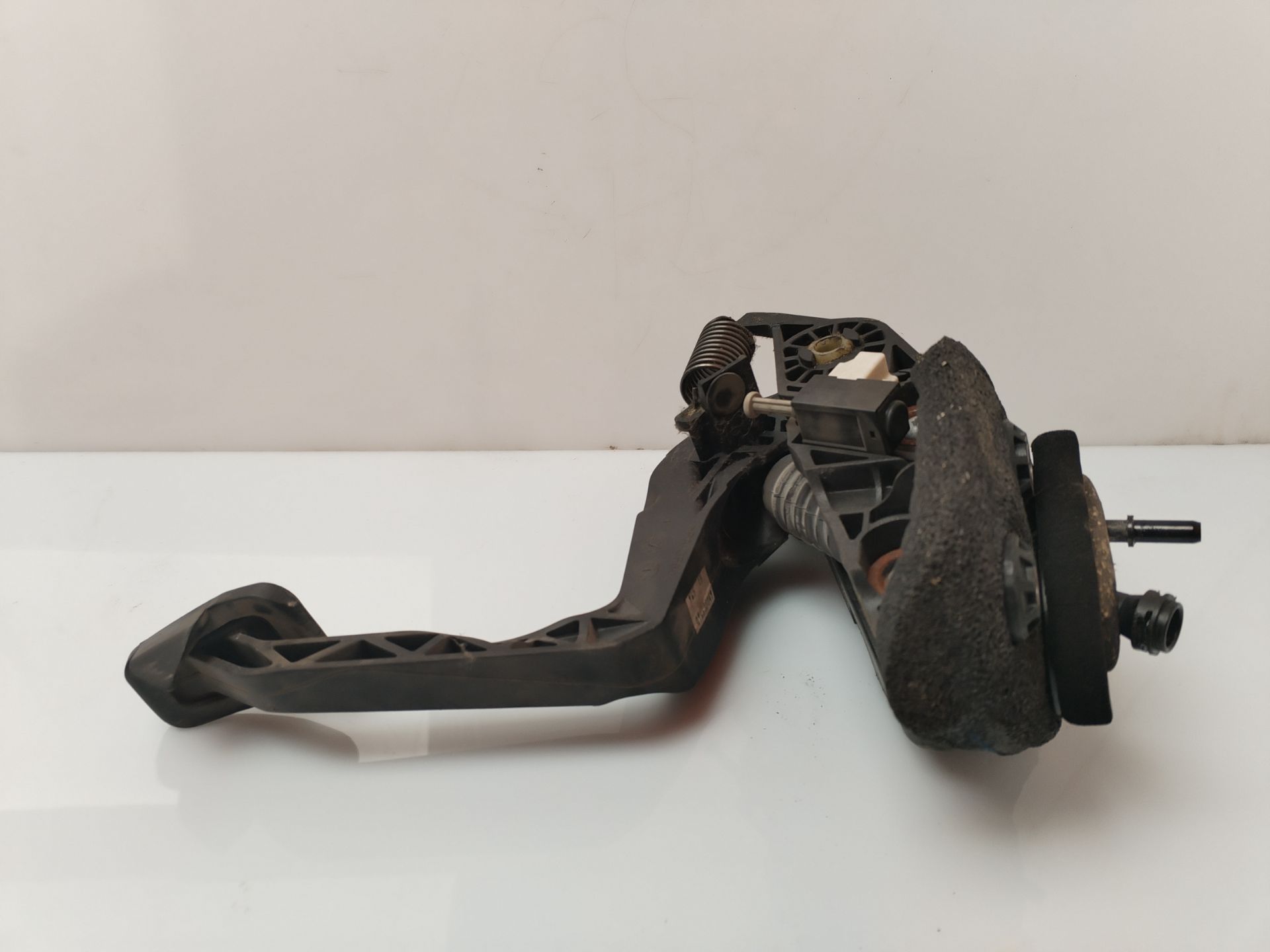 PEDAL EMBRAGUE 135356