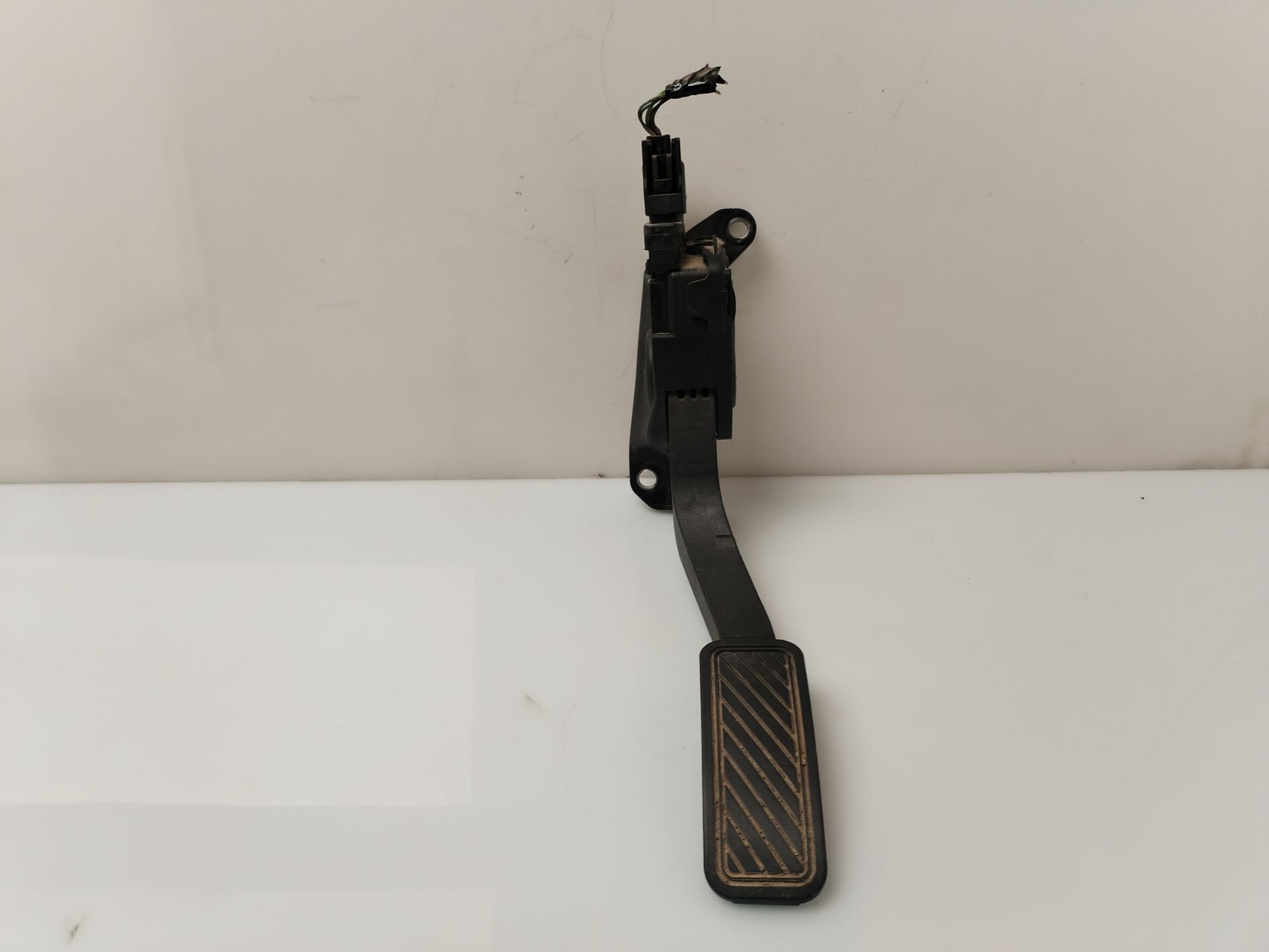PEDAL ACELERADOR 135431