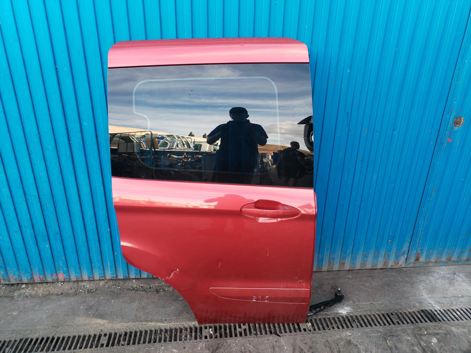 PUERTA TRASERA DERECHA 134945