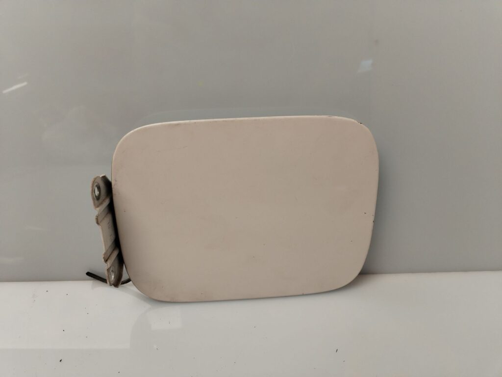 TAPA EXTERIOR COMBUSTIBLE 133602