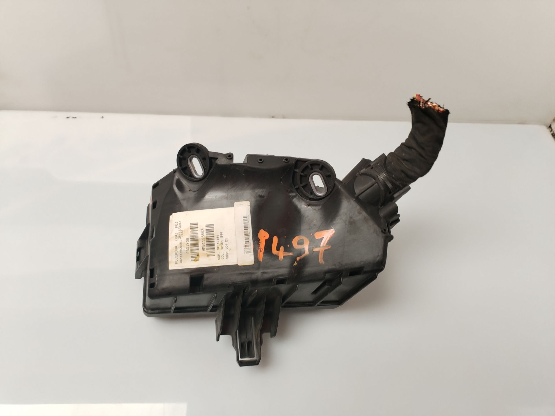 CAJA RELES / FUSIBLES 135568