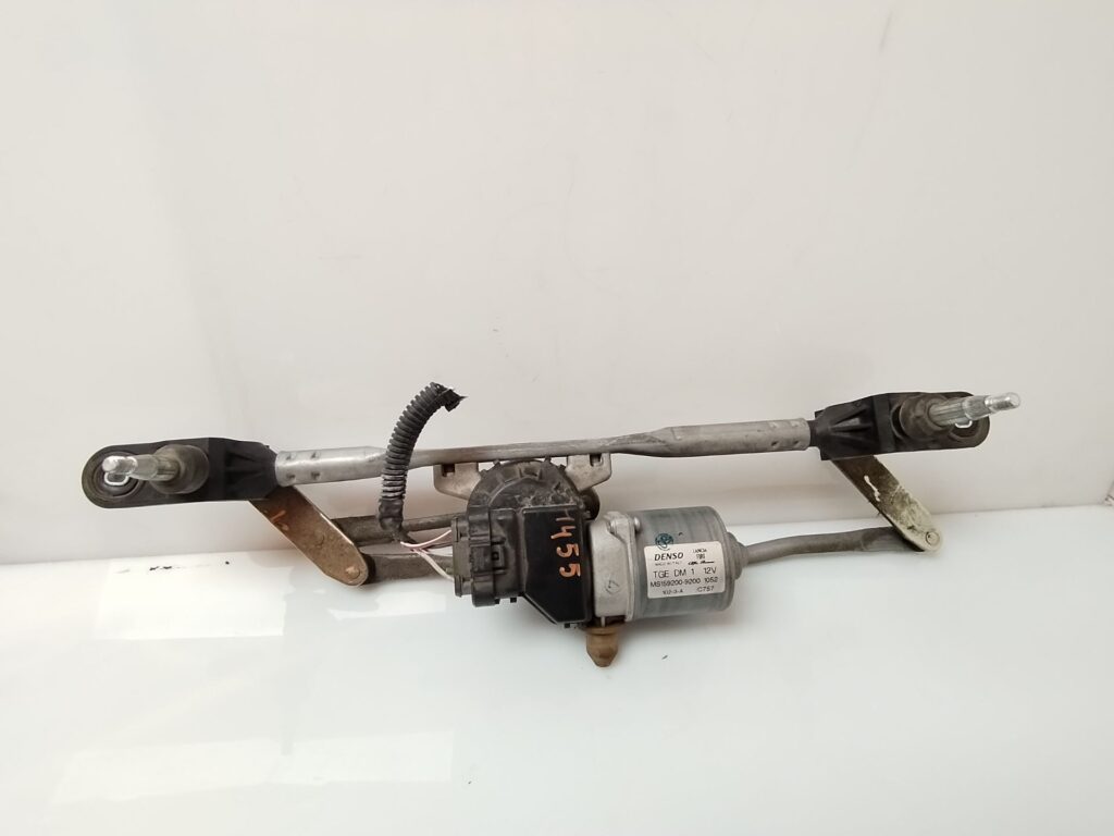 MOTOR LIMPIA DELANTERO 135575