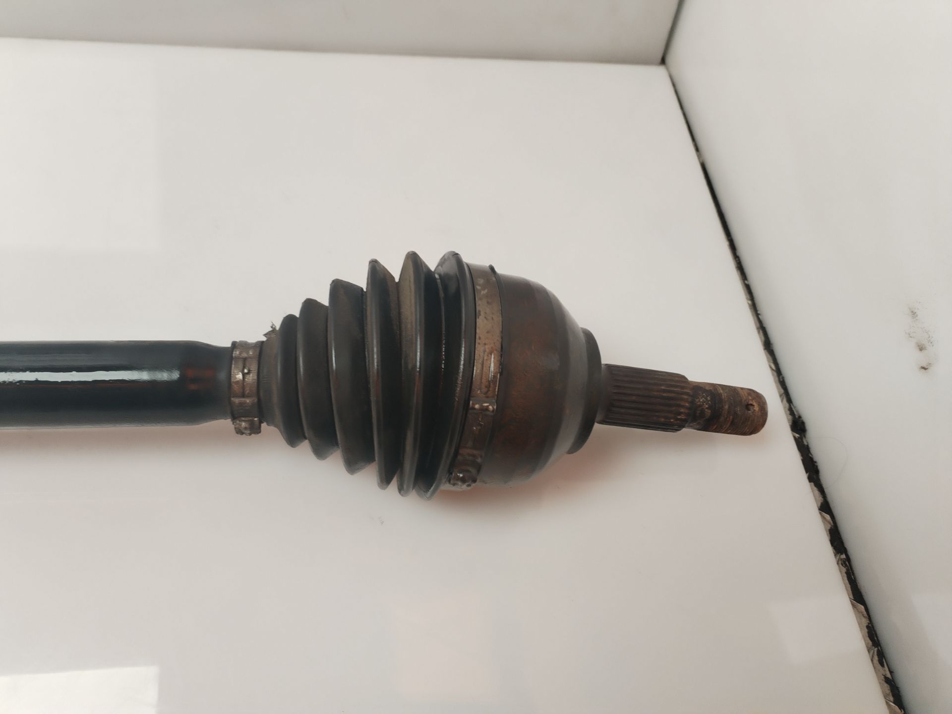 TRANSMISION DELANTERA IZQUIERDA 134919