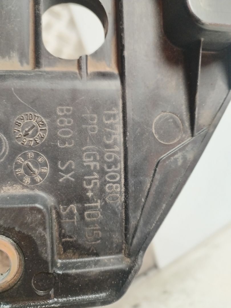 SOPORTE FARO IZQUIERDO 135605