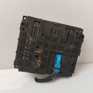 CAJA RELES / FUSIBLES 135596