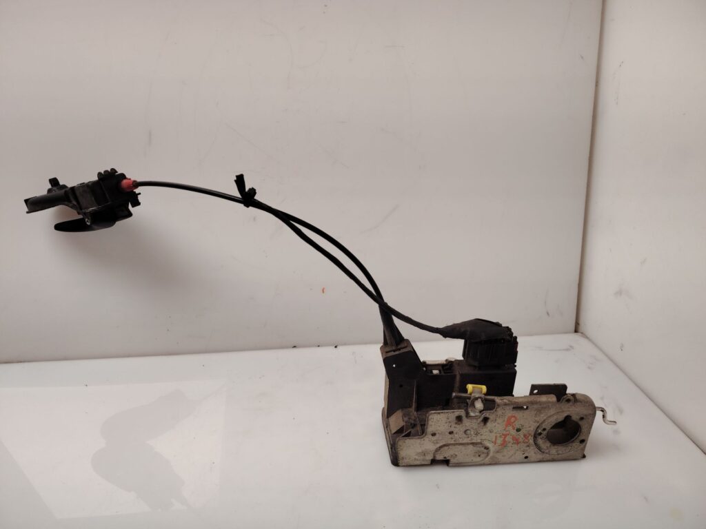 CERRADURA PUERTA DELANTERA DERECHA 136583