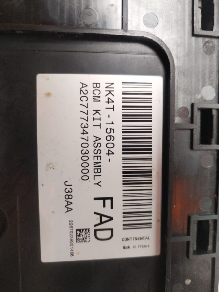 CAJA RELES / FUSIBLES 136286