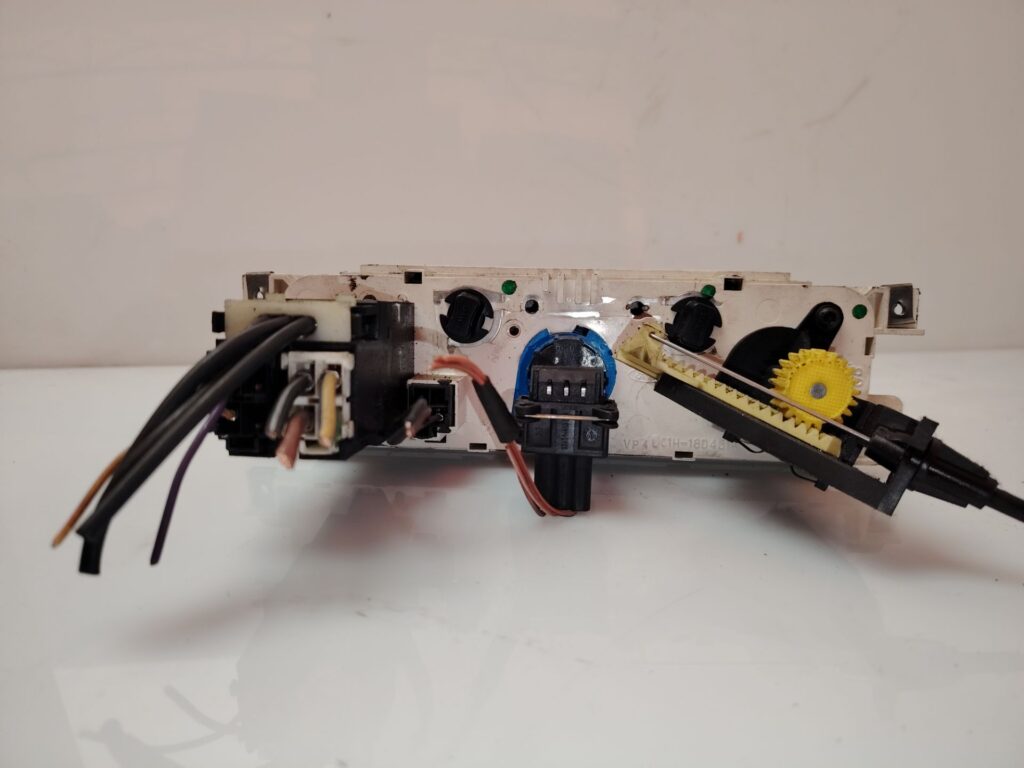 MANDO CALEFACCION / AIRE ACONDICIONADO 136524