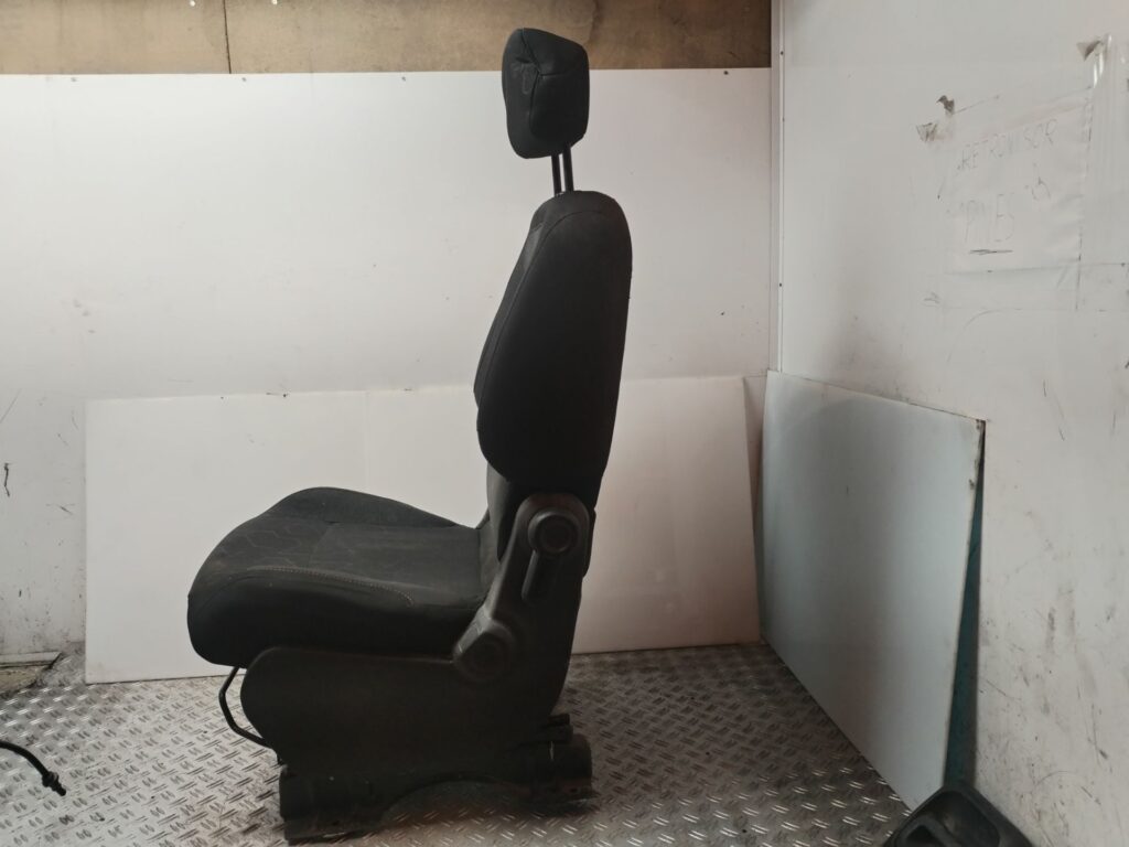 ASIENTO DELANTERO IZQUIERDO 135315