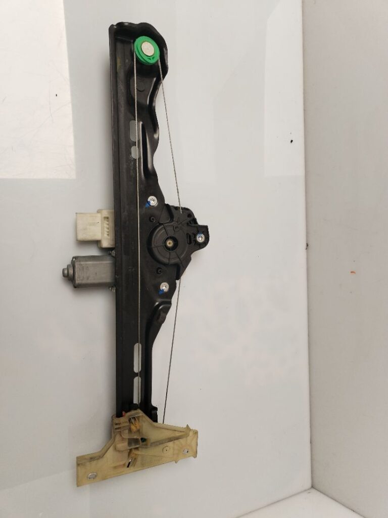 ELEVALUNAS TRASERO DERECHO 136232