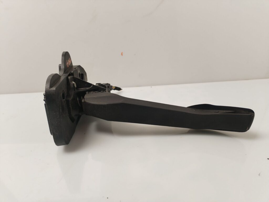 PEDAL ACELERADOR 136168