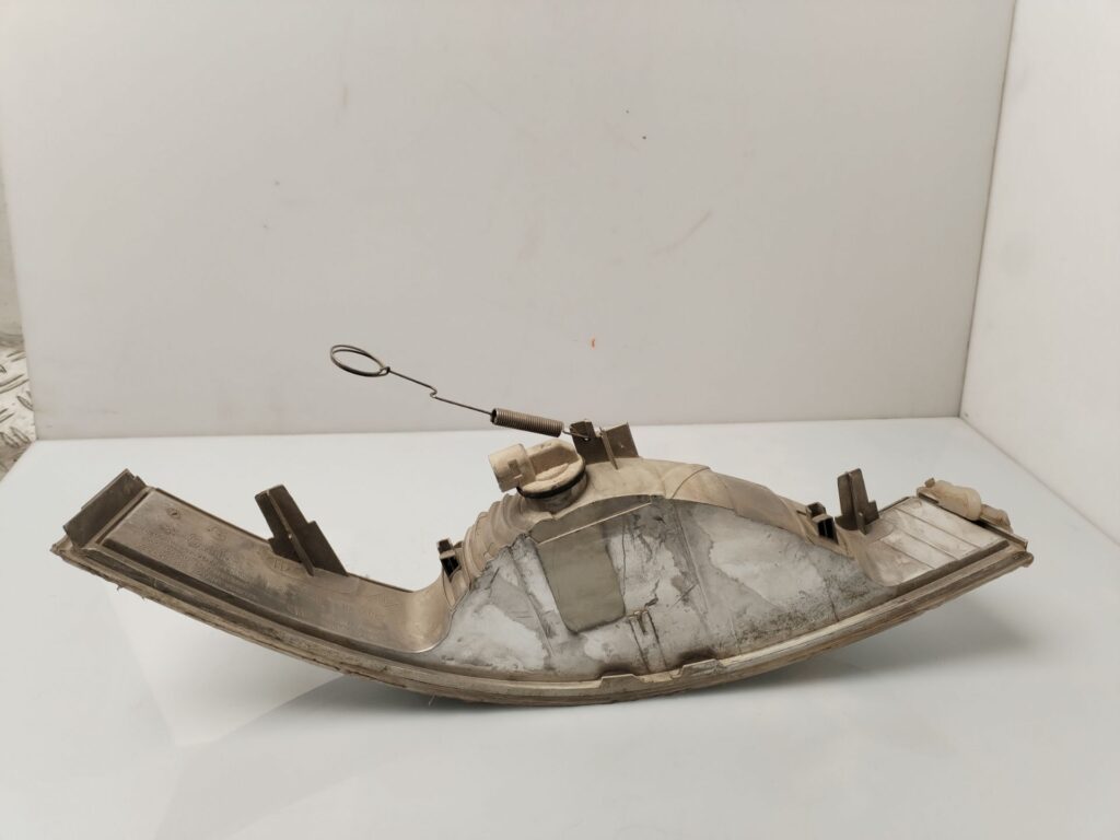 PILOTO DELANTERO IZQUIERDO 136243